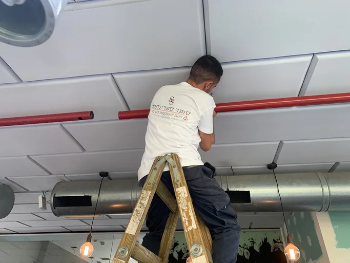 התקנת מערכת מתזים (ספרינקלרים) על ידי צוות סופר ספרינקלר